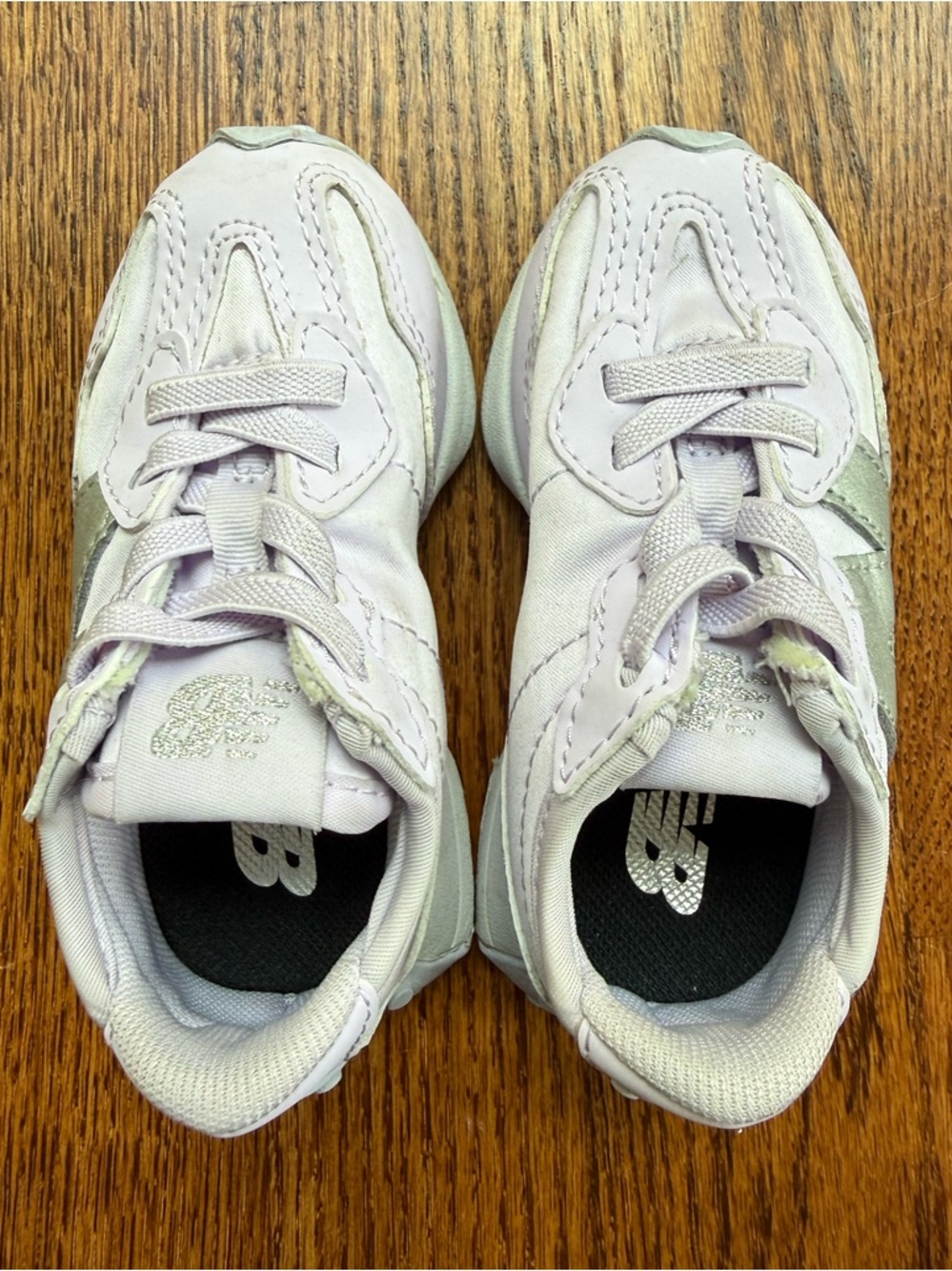 New Balance 327 Astral Glow-Silver Sneakers Sz 5 - Picture 5 of 13